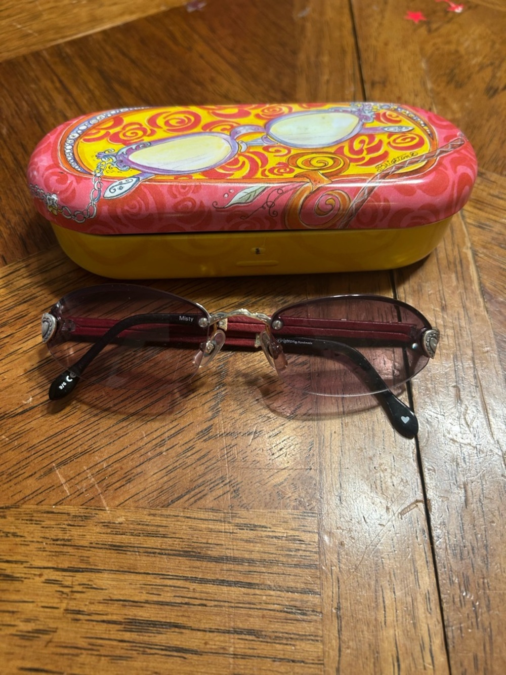 Brighton misty red/black/silver sunglasses w/case